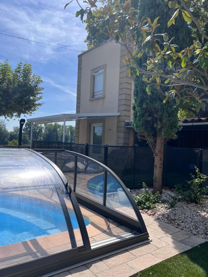 Saint-Pierre-de-Boeuf Gite De La Tour מראה חיצוני תמונה